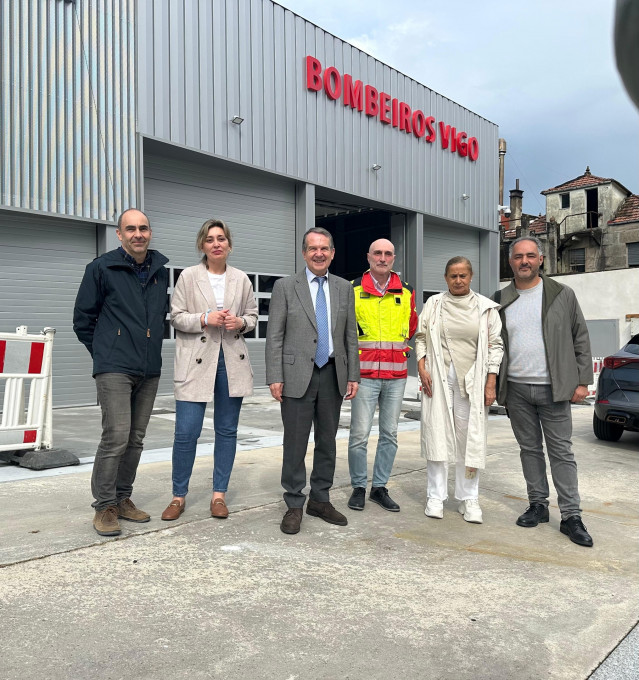 Caballero en el parque de bomberos de Esturáns.
