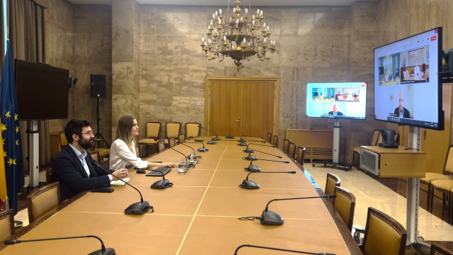 Reunión de la ministra para la Transición Ecológica y el Reto Demográfico, Sara Aagesen, y la ministra portuguesa de Medio Ambiente y Energía, María da Graça Carvalho.