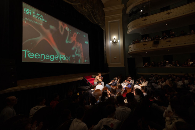 El director de Curtocircuíto, Pela del Álamo, en rueda de prensa, a 2 de mayo de 2025.