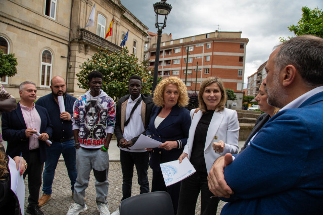 Diputados del PPdeG durante una visita a Ponteareas.