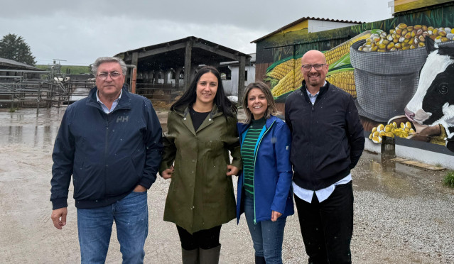 La diputadas del Grupo Popular Noelia Pérez y Cristina Campero.
