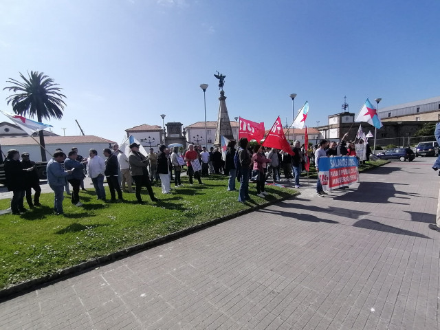 Concentración de personal civil del Arsenal de Ferrol para pedir condiciones laborales dignas al Ministerio de Defensa