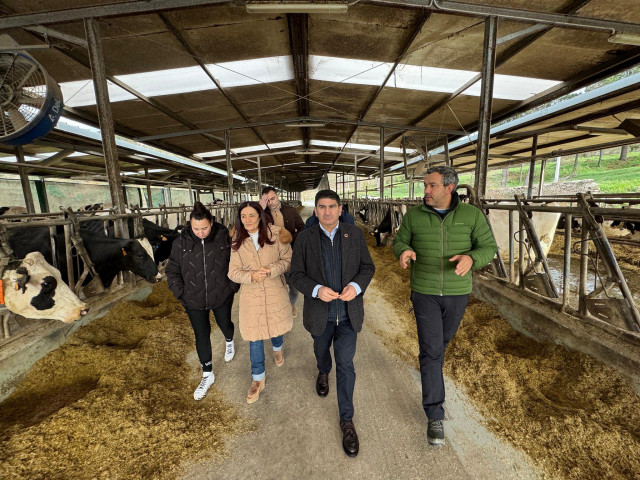 El delegado del Gobierno en Galicia, Pedro Blanco, en una visita a instalaciones del sector agroalimentario