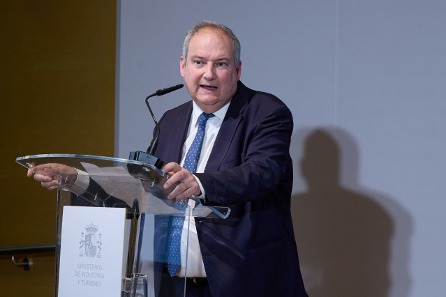 Archivo - El ministro de Industria y Turismo, Jordi Hereu
