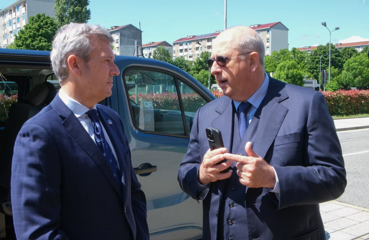 Rueda se reúne en Turín con Imparato y otros representantes de Stellantis.