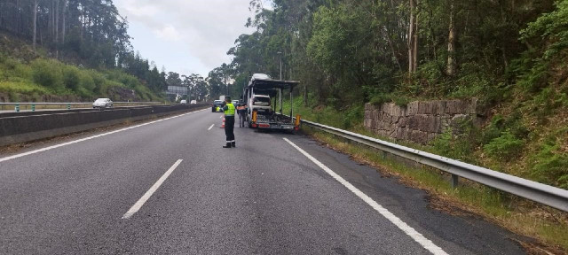 Cortado un carril de la A-55