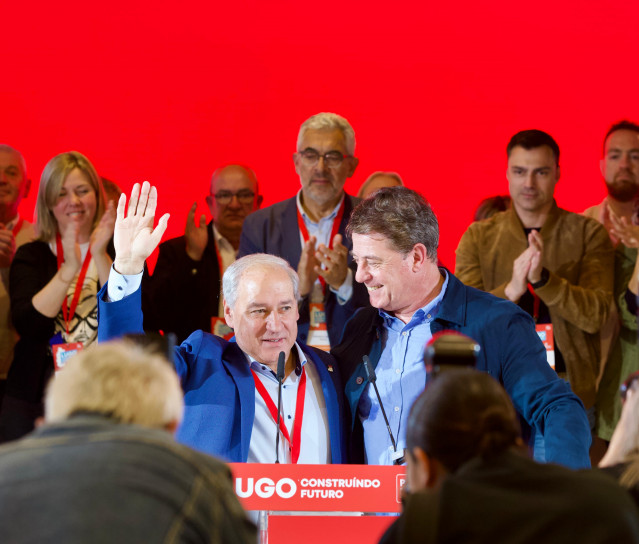 Besteiro y Tomé en el congreso.