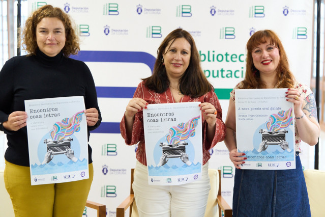 Técnica de la Biblioteca Provincial, María Lema, la diputada de Cultura, Natividad González, y la presidenta de AGER, María Nieto