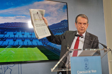 Archivo - El alcalde de Vigo, Abel Caballero, en la rueda de prensa en la que denunció la exclusión de la ciudad como sede para el Mundial de fútbol de 2030.
