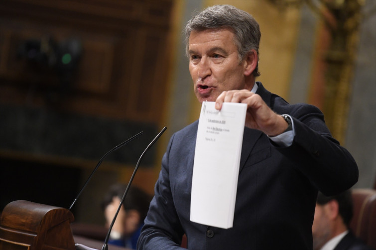 El 5 de julio, Día del Bikini; el 6, Día del Beso Robado y Congreso del PP en ambas fechas