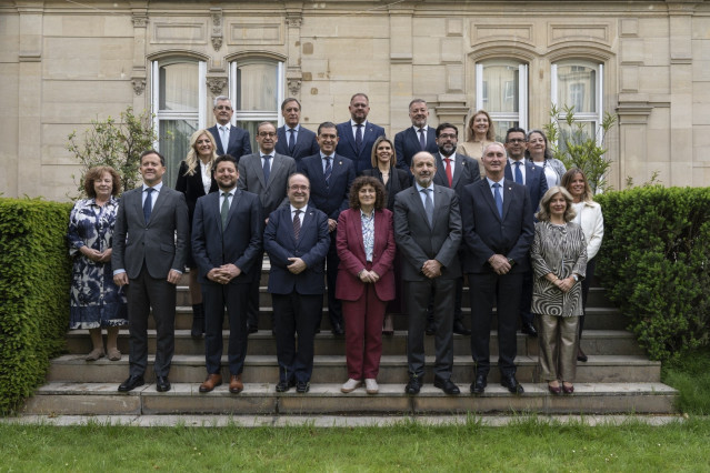 El alcalde de Cuenca, Darío Dolz, en la delegación del Grupo de Ciudades Patrimonio que ha viajado a París.