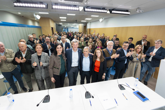 El presidente del PPdeG, Alfonso Rueda, la secretaria general, Paula Prado, y el presidente del PP de Ourense, Luis Menor, en la junta directiva provincial.