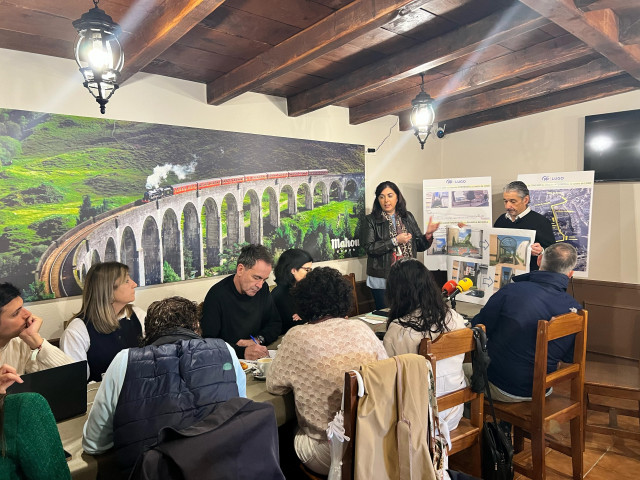 La portavoz municipal del PP de Lugo, Elena Candia, presenta un proyecto para unir la estación intermodal y la muralla.