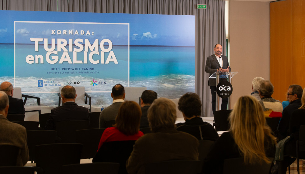 El responsable de Turgalicia en las jornadas celebradas ayer sobre turismo en Santiago en una foto de la Xunta
