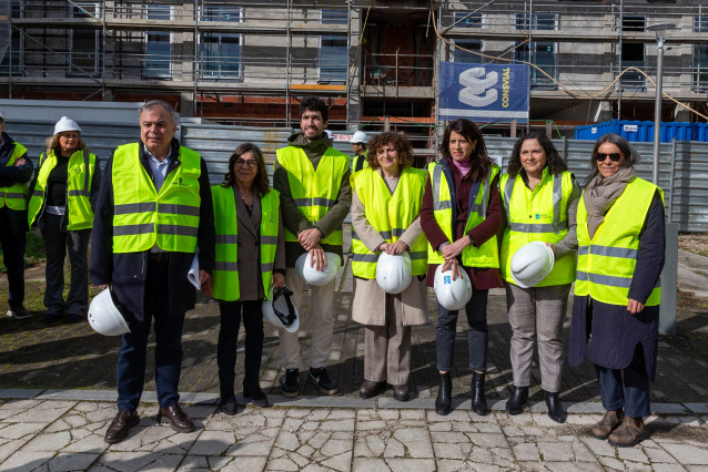 Archivo - La conselleira de Vivenda e Planificación de Infraestruturas, María Martínez Allegue, supervisa las obras de O Castiñeiriño y Lamas de Abade, en imagen de archivo.