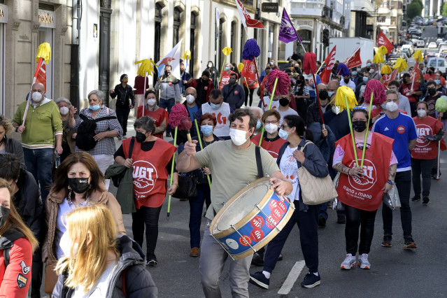 Archivo - Protesta en el sector de la limpieza en la provincia de A Coruña
