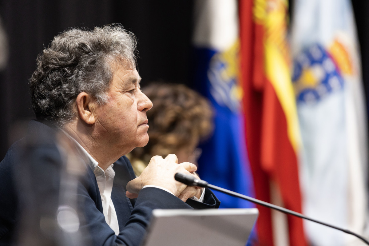 Archivo - El alcalde de Pontevedra, Miguel Anxo Fernández Lores, durante una moción de confianza, en el Ayuntamiento de Pontevedra, a 8 de enero de 2024, en Pontevedra, Galicia (España). El alcalde