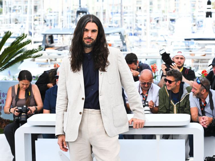 El director gallego Oliver Laxe gana el premio del Jurado de Cannes por su película 'Sirat'