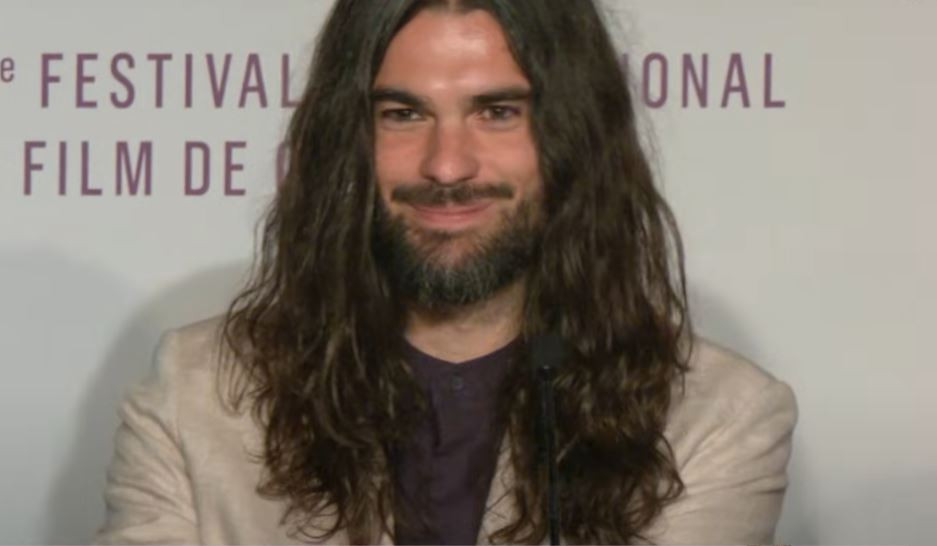 Oliver Laxe en l rueda de prena de Sita en Cannes