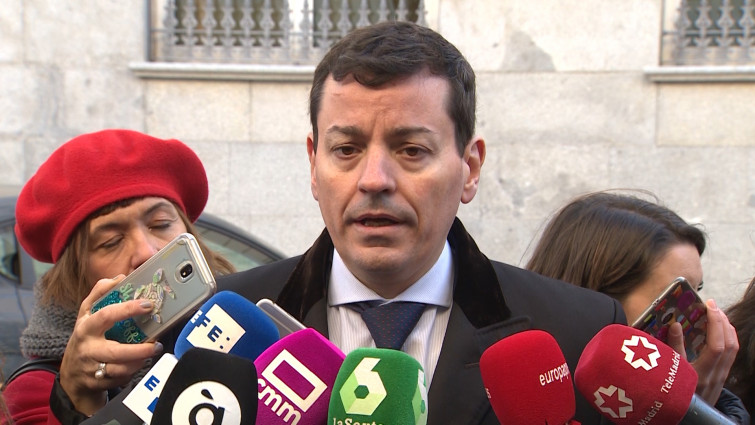 A Feijóo le sale un competidor por el liderazgo del PP, José Luis Bayo