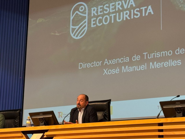 El director de Turismo de Galicia, Xosé Merelles, presenta la Reserva Ecoturista.