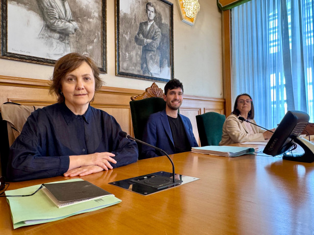 El concejal de Urbanismo, Iago Lestegás, durante la mesa sectorial de vivienda, a 22 de mayo de 2025.