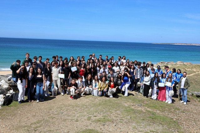 Las conselleiras de Medio Ambiente e Cambio Climático, Ángeles Vázquez, y la conselleria de Política Social e Igualdade, Fabiola Garcia, participan en la entrega de premios del I Concurso Parque Vibras
