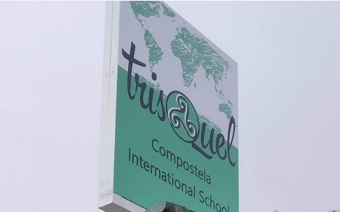 Cartel del colegio Trisquel