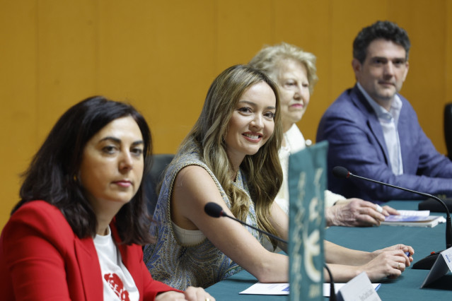 A conselleira de Política Social e Igualdade, Fabiola García, en el Congreso de la Asociación de Viudas de Galicia.