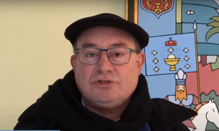 El doctor Dios Diz dice adiós con una charla sobre medicina geriátrica en Ordes