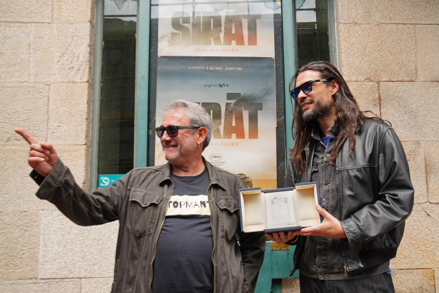 El director de la película 'Sirât', Oliver Laxe, ofrece una rueda de prensa, a 26 de mayo de 2025, en Santiago de Compostela