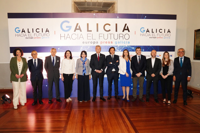 Rueda participa en el foro 'Galicia hacia el futuro'.