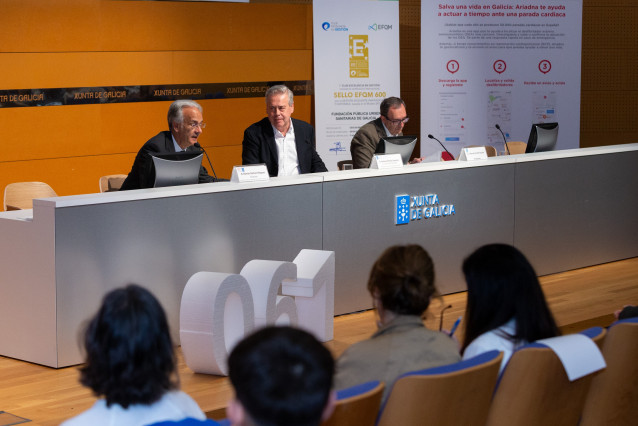 El conselleiro de Sanidade, Antonio Gómez Caamaño, asiste a la inauguración de la XVII Xornada de urxencia e a emerxencia celebrada en la consellería, en San Lázaro.