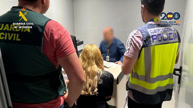 Desarticulado un grupo criminal dedicado a estafar mediante la replicación de tarjetas bancarias virtuales, con 5 detenidos y 7 investigados en A Coruña.