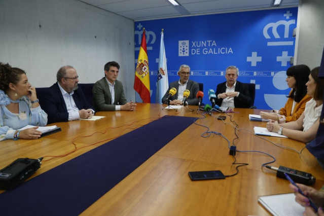 Reunión del conselleiro de Sanidade, Antonio Gomez Caamaño, y el alcalde de Lugo, Miguel Fernández.