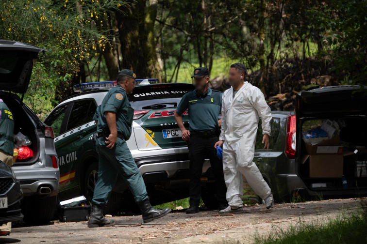 Conmoción en Campo Lameiro tras el hallazgo de dos personas fallecidas en un vehículo calcinado