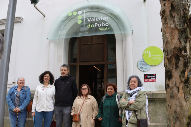 La CIG presenta una queja ante la Valedora do Pobo, en Santiago de Compostela