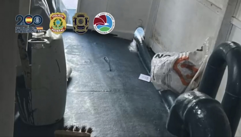 Interceptado en Brasil una embarcación semisumergigle para transportar droga hasta las costas españolas en una operación con participación de la Policía Nacional