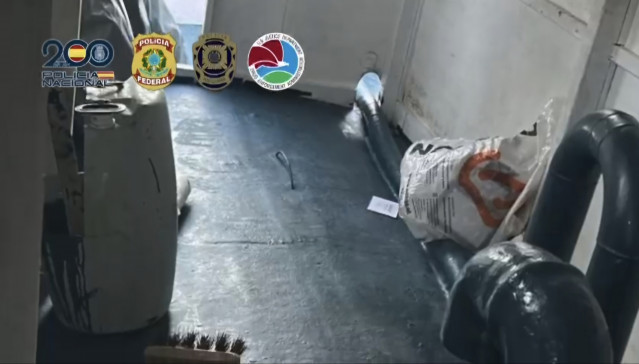 Interceptado en Brasil una embarcación semisumergigle para transportar droga hasta las costas españolas en una operación con participación de la Policía Nacional