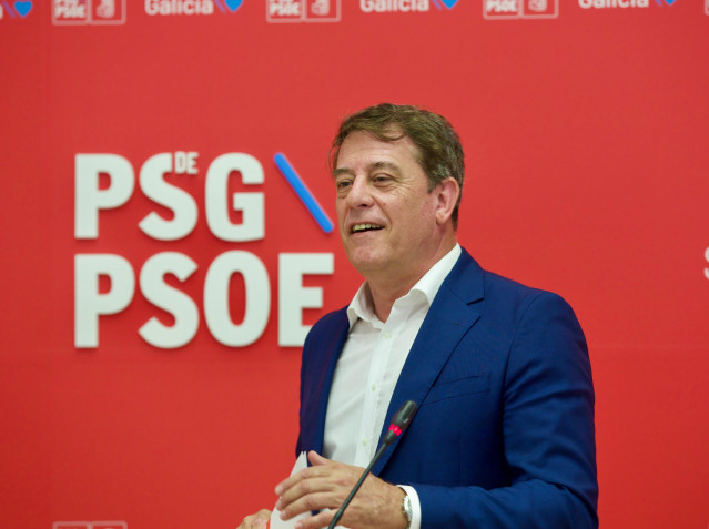 El secretario xeral del PSdeG, José Ramón Gómez Besteiro, en rueda de prensa