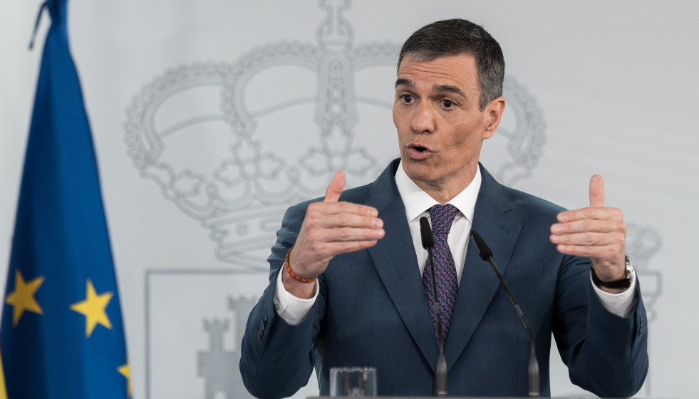 Archivo - El presidente del Gobierno, Pedro Sánchez, comparece ante los medios, en el Palacio de la Moncloa, a 29 de abril de 2025, en Madrid (España). Tanto en la reunión del Consejo de Seguridad 