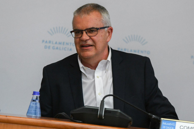 El director xeral de Emerxencias, Santiago Villanueva, comparece en la Comisión 1ª del Parlamento de Galicia