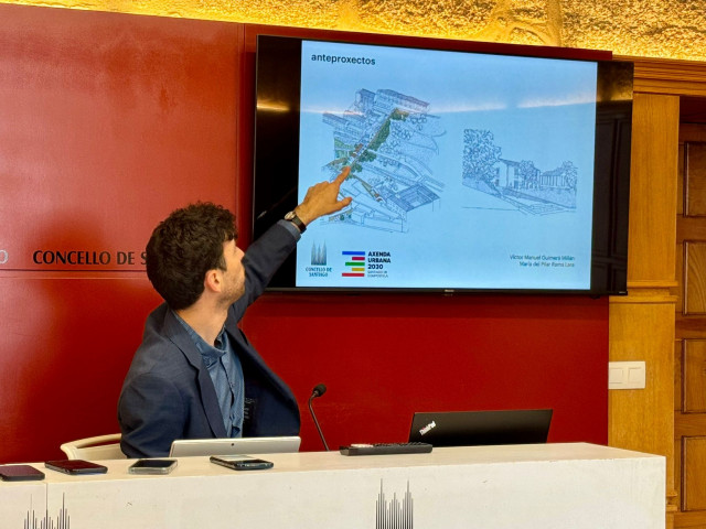 El edil de Urbanismo, Iago Lestegás, en la presentación de la rehabilitación, a 4 de junio de 2025.