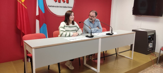 Archivo - Laura Arroxo y Suso Bermello, representantes de CIG-Ensino.