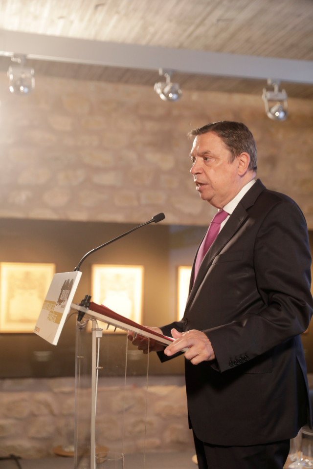 El ministro de Agricultura, Pesca y Alimentación, Luis Planas, durante el encuentro 'Grandes Marcas Españolas' por el centenario de la DOCa Rioja en colaboración con Europa Press, en bodegas Marqués de Murrieta, a 5 de junio de 2025, en Logroño, La Rioja