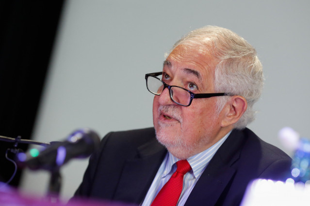 El presidente del Tribunal Constitucional (TC), Cándido Conde-Pumpido, clausura las Jornadas Jurídicas de Sarria “Román García Varela”, en la Casa de la Cultura de Sarria, a 6 de junio de 2025, en Sarria, Lugo