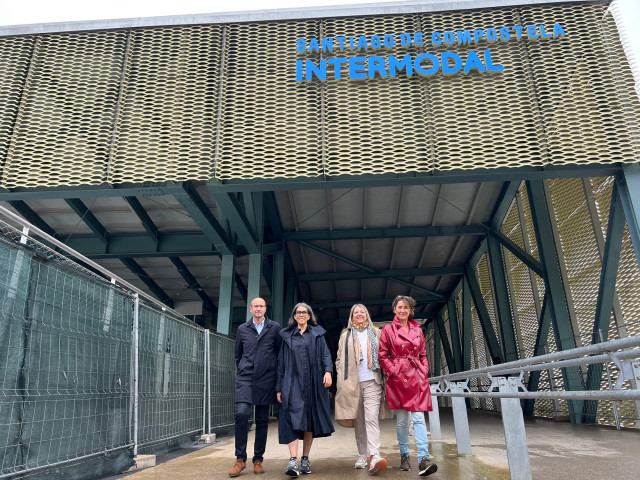 Los exediles del PSOE en la estación Intermodal, a 6 de junio de 2025.