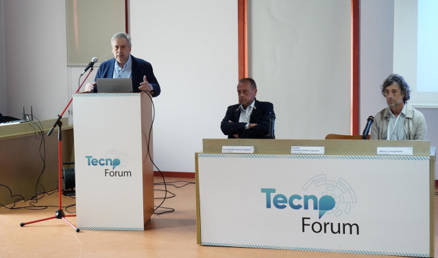 El conselleiro de Sanidade, Antonio Gómez Caamaño, ha asistido a la V Tecnofórum de Dor Oncolóxica