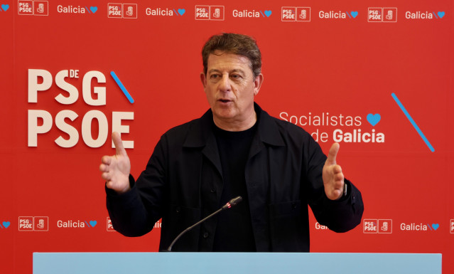 El secretario xeral del PSdeG, José Ramón Gómez Besteiro, en rueda de prensa.