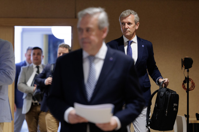 O Titular Do Executivo Galego, Alfonso Rueda, Acompaado Pola Conselleiro De Sanidade, Antonio Gmez Caamao, Na Rolda De Prensa Posterior ¡ Reunin Do Consello Da Xunta. Sala Do Consello, 09/06/25.